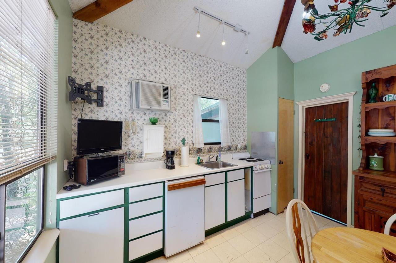 Shamrock Cottage Ingram Exterior photo